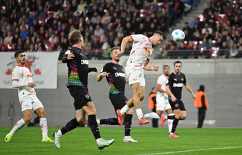 VfB Stuttgart vs Kaiserslautern (02:45 &#8211; 30/10) | Xem lại trận đấu